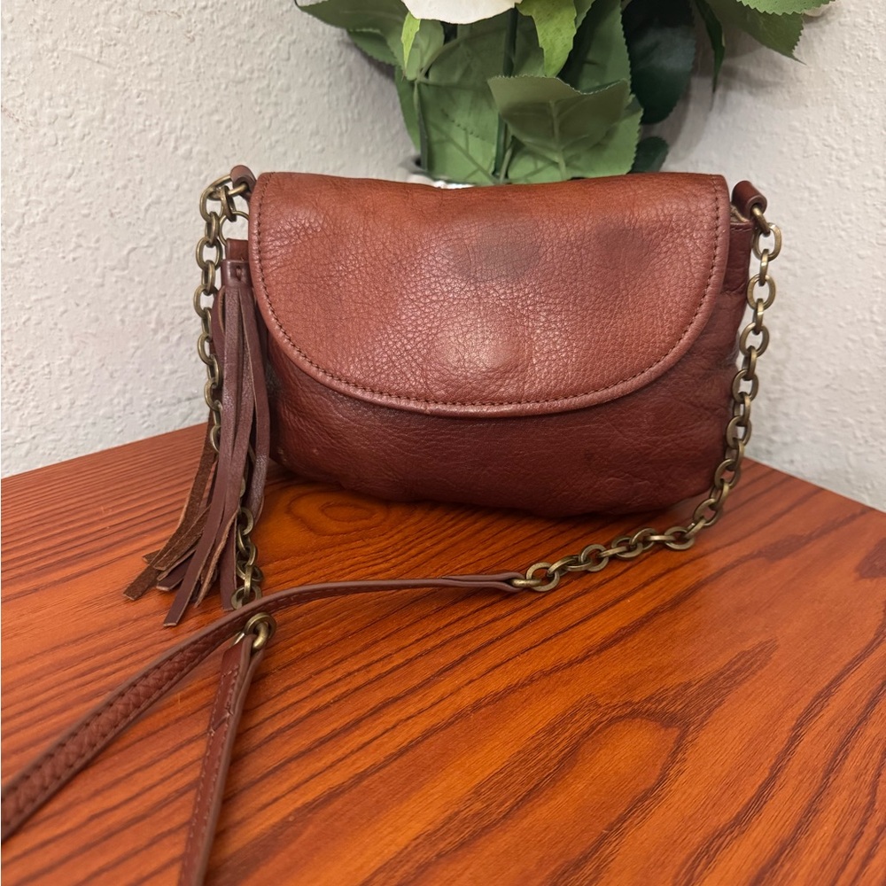 Margot Brown Crossbody Bag with Elegant Design